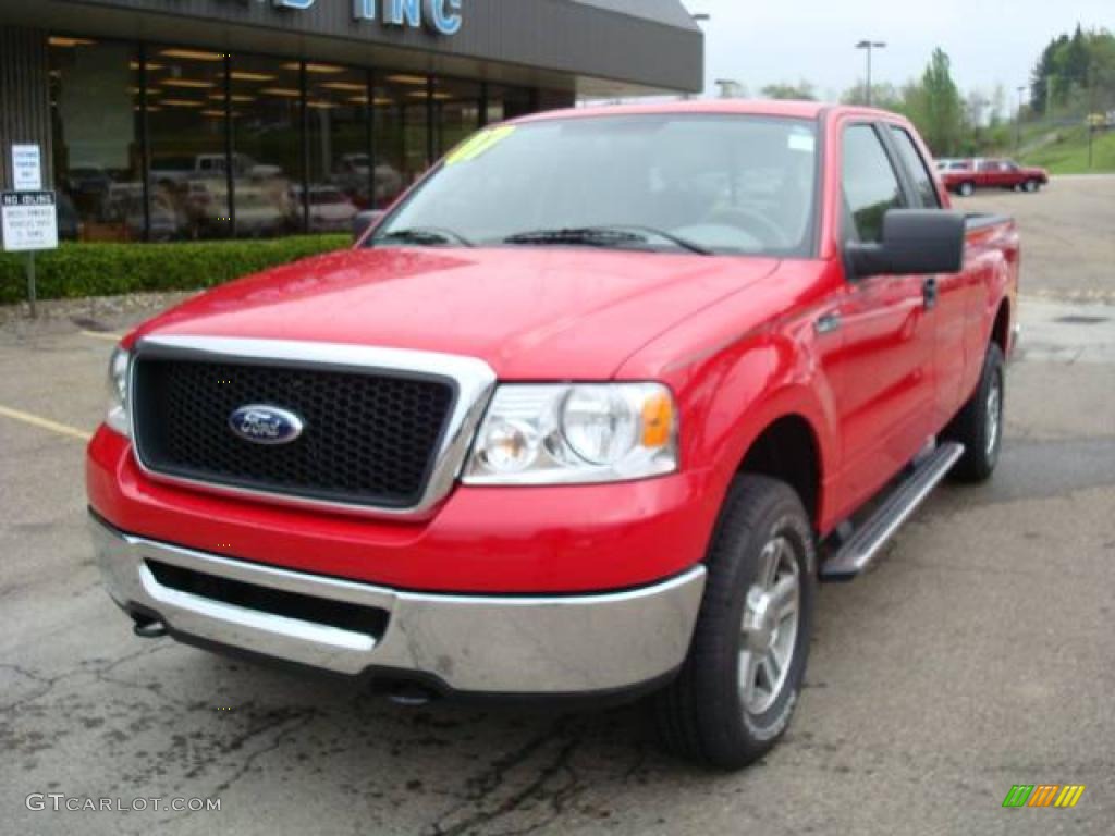 2007 F150 XLT SuperCab 4x4 - Bright Red / Medium Flint photo #4