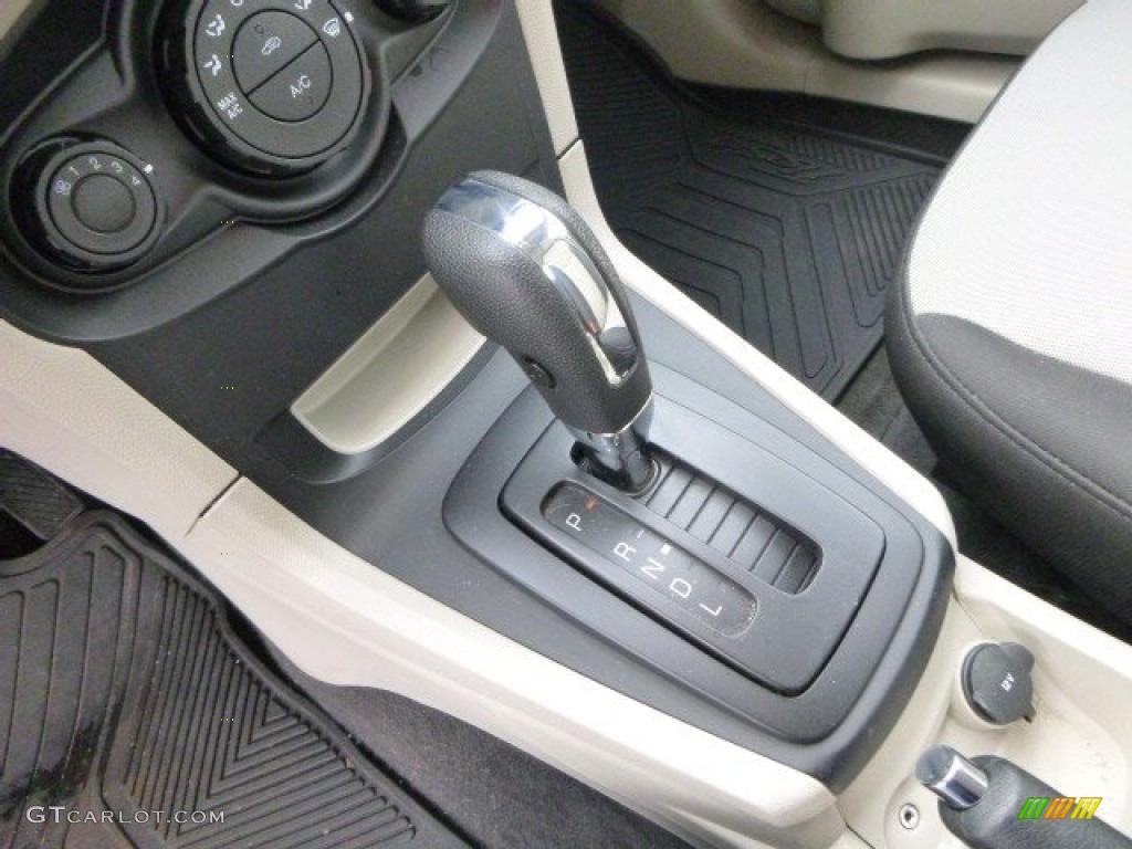 2011 Fiesta S Sedan - Blue Flame Metallic / Light Stone/Charcoal Black Cloth photo #12