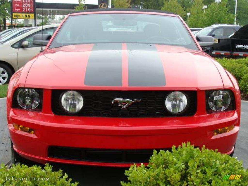 2008 Mustang GT Premium Convertible - Torch Red / Dark Charcoal photo #2