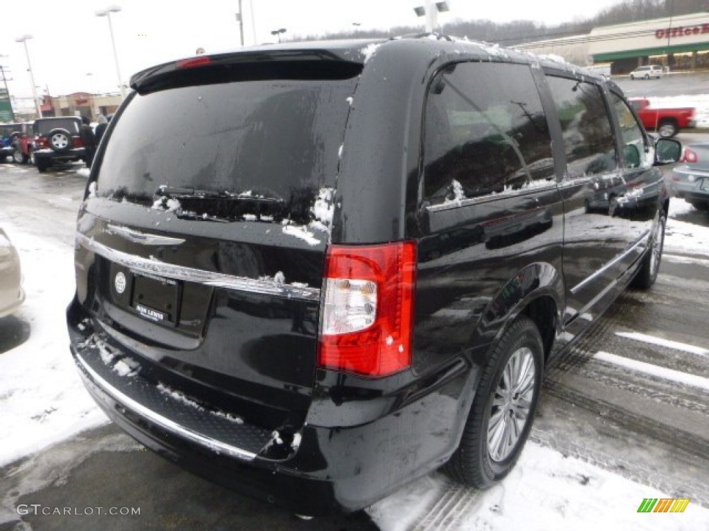 2014 Town & Country Touring-L - Brilliant Black Crystal Pearl / Black/Light Graystone photo #5