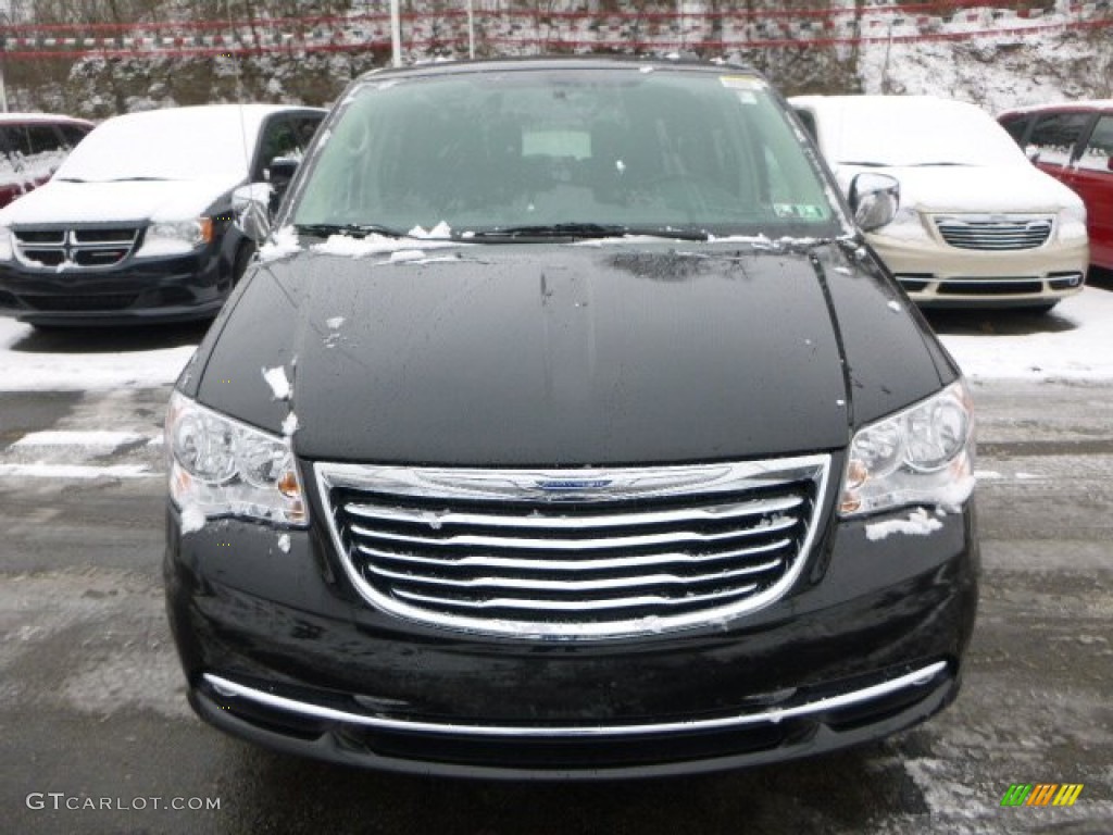 2014 Town & Country Touring-L - Brilliant Black Crystal Pearl / Black/Light Graystone photo #8