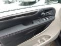 2014 Brilliant Black Crystal Pearl Chrysler Town & Country Touring-L  photo #15