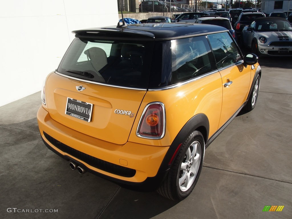 2009 Cooper S Hardtop - Interchange Yellow / Black/Grey photo #6