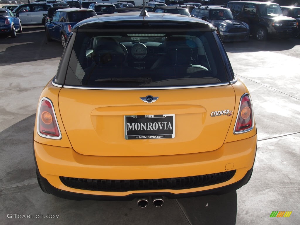 2009 Cooper S Hardtop - Interchange Yellow / Black/Grey photo #7