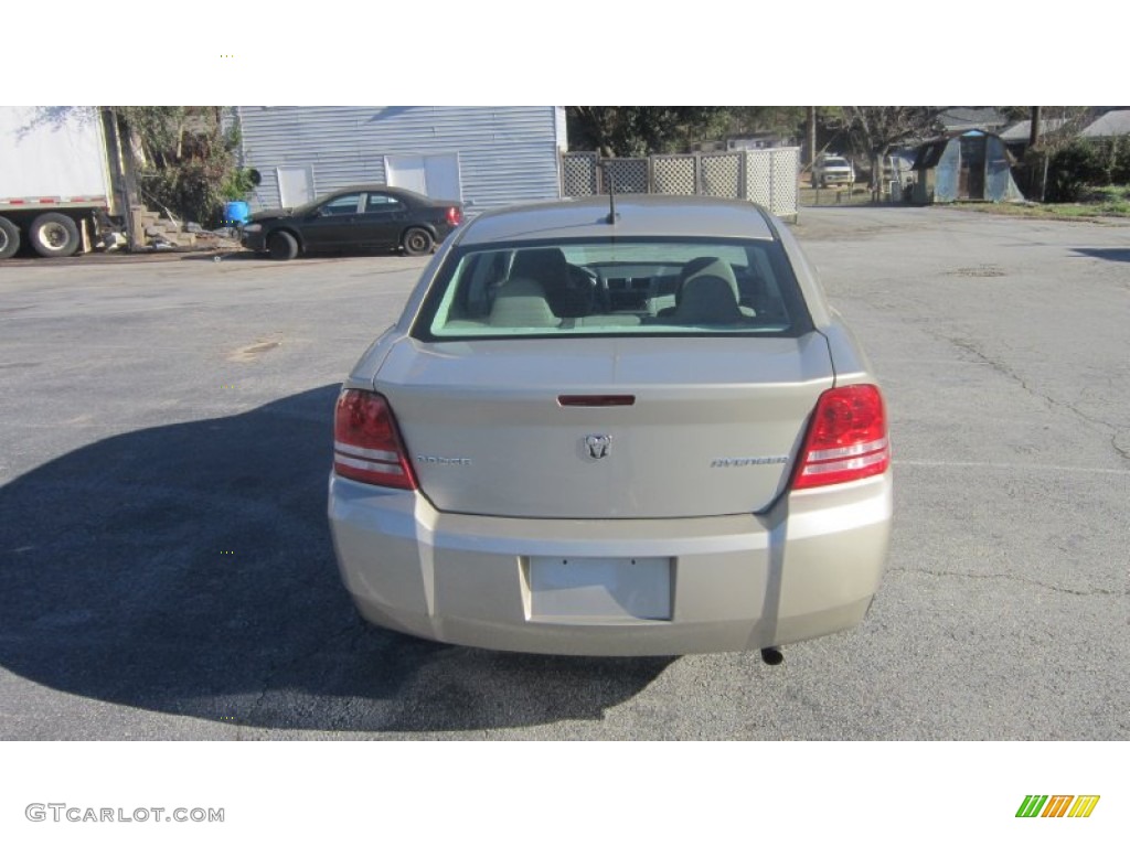 2009 Avenger SE - Light Sandstone Metallic / Dark Khaki/Light Graystone photo #3