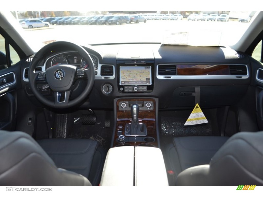 2014 Volkswagen Touareg TDI Lux 4Motion Black Anthracite Dashboard Photo #88946315