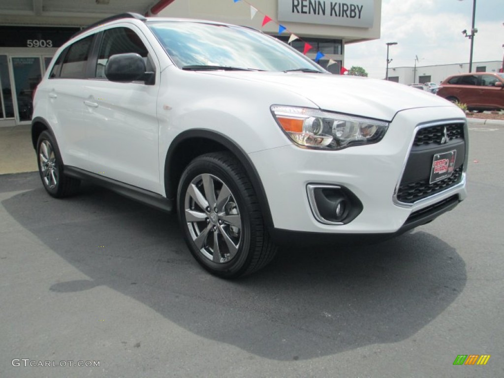 White Pearl Mitsubishi Outlander Sport