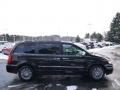 2014 Brilliant Black Crystal Pearl Chrysler Town & Country Touring-L  photo #5