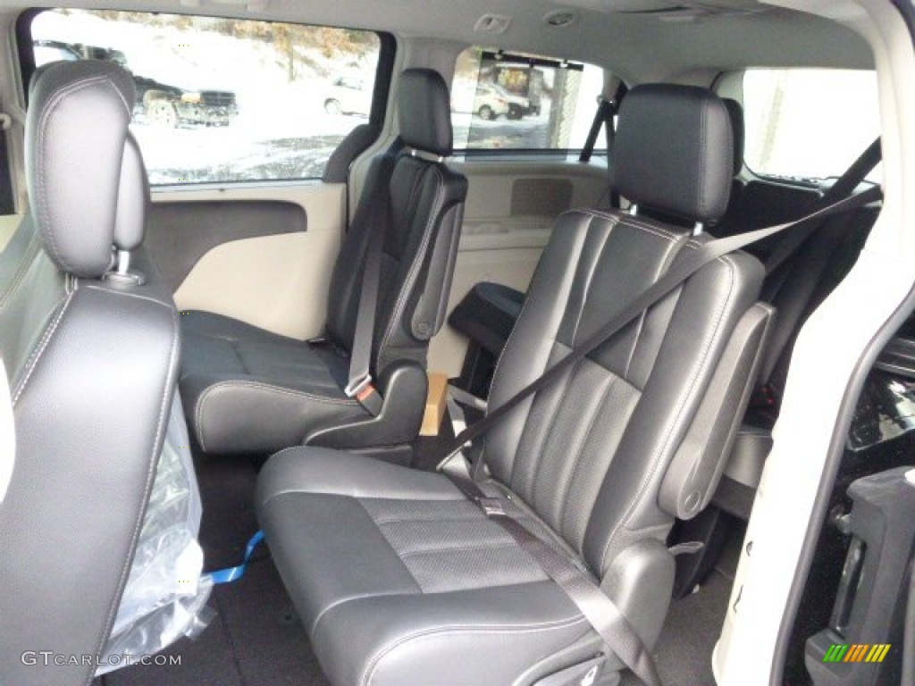 2014 Town & Country Touring-L - Brilliant Black Crystal Pearl / Black/Light Graystone photo #12