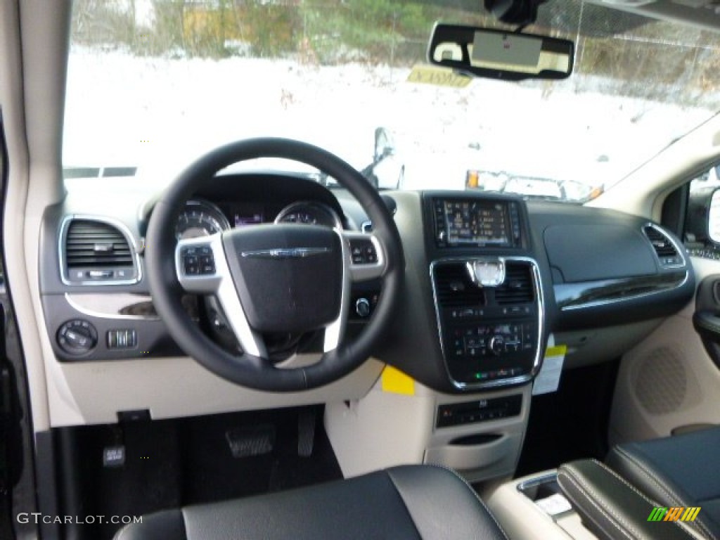 2014 Town & Country Touring-L - Brilliant Black Crystal Pearl / Black/Light Graystone photo #15