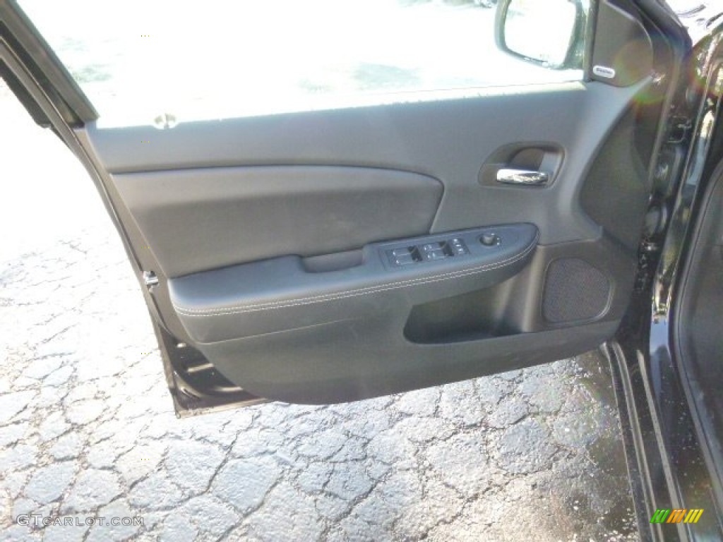 2014 200 Limited Sedan - Black Clear Coat / Black photo #11