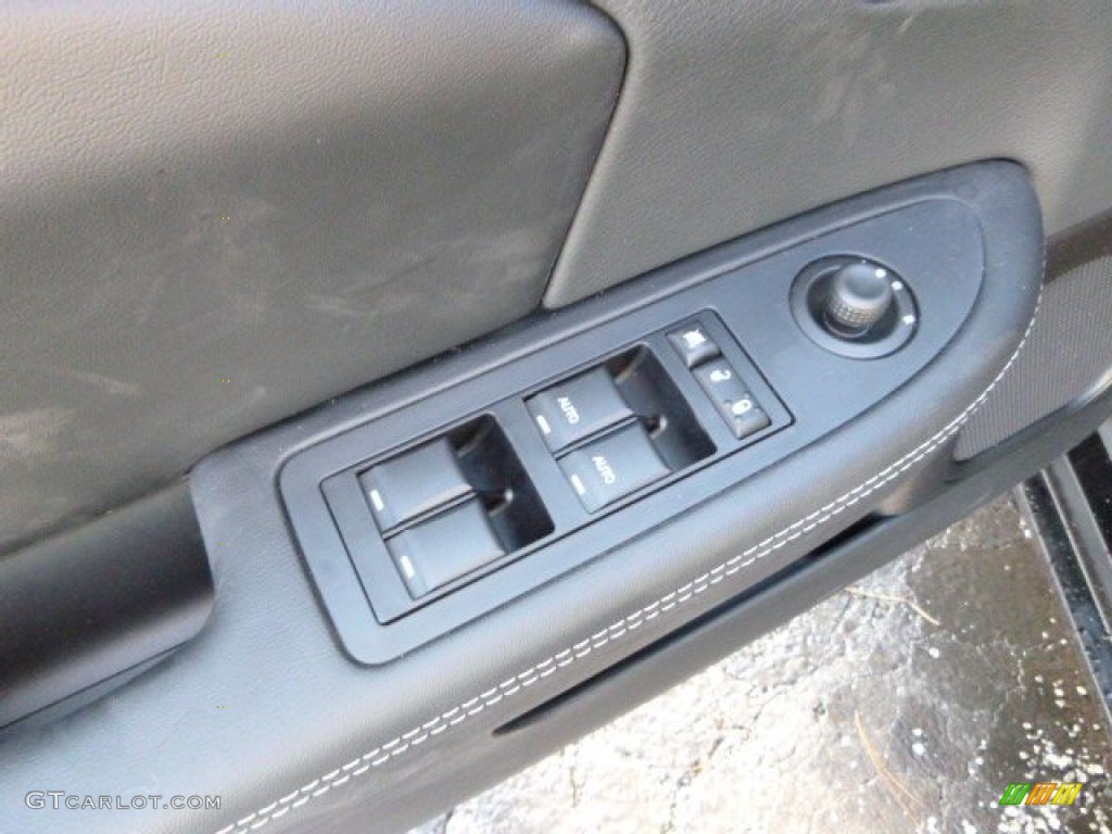 2014 200 Limited Sedan - Black Clear Coat / Black photo #15