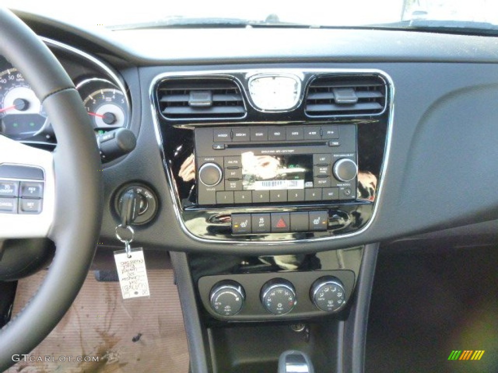 2014 200 Limited Sedan - Black Clear Coat / Black photo #17