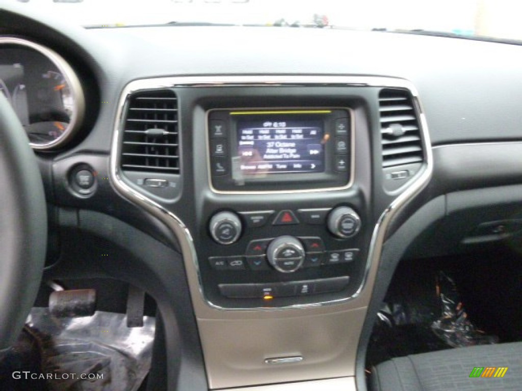 2014 Grand Cherokee Laredo 4x4 - Brilliant Black Crystal Pearl / Morocco Black photo #17