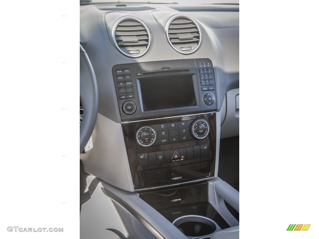 2011 Mercedes-Benz ML 350 Controls Photo #88965707