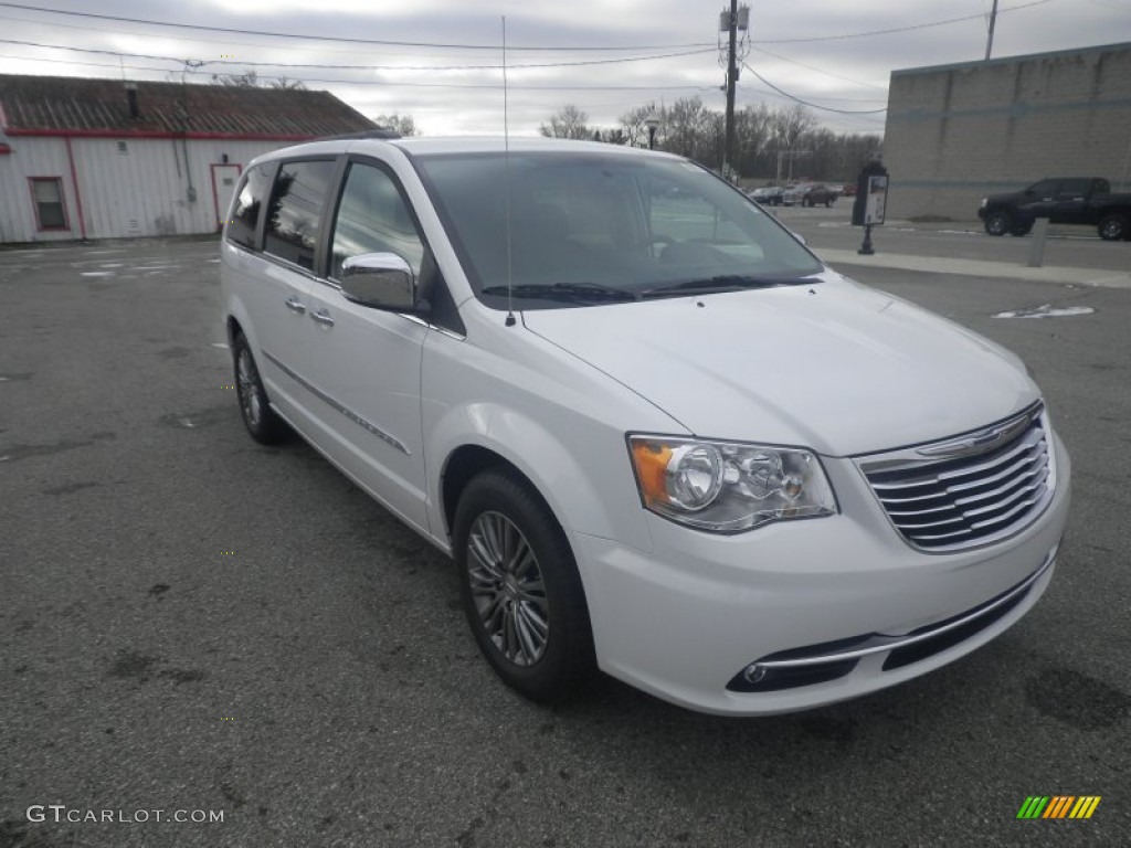2014 Town & Country Touring-L - Bright White / Black/Light Graystone photo #1