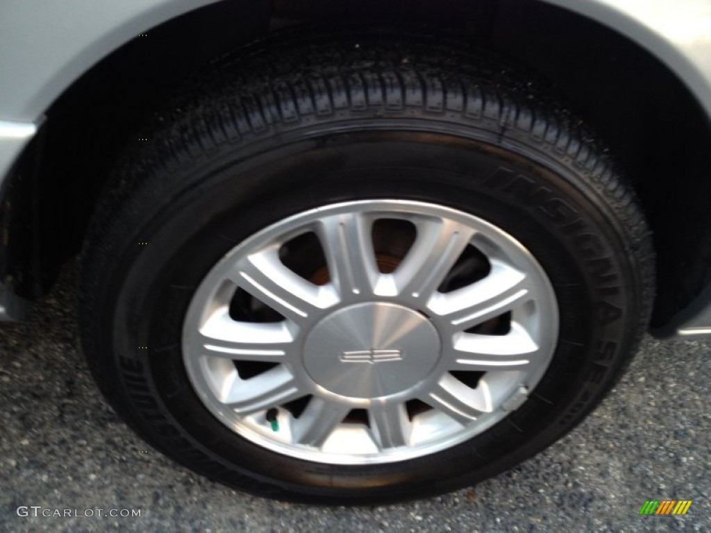 2002 Lincoln Continental Standard Continental Model Wheel Photo #88967230