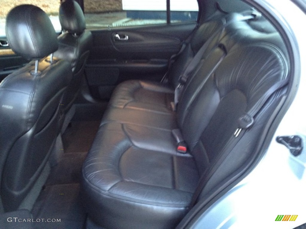 Deep Charcoal Interior 2002 Lincoln Continental Standard Continental Model Photo #88967578
