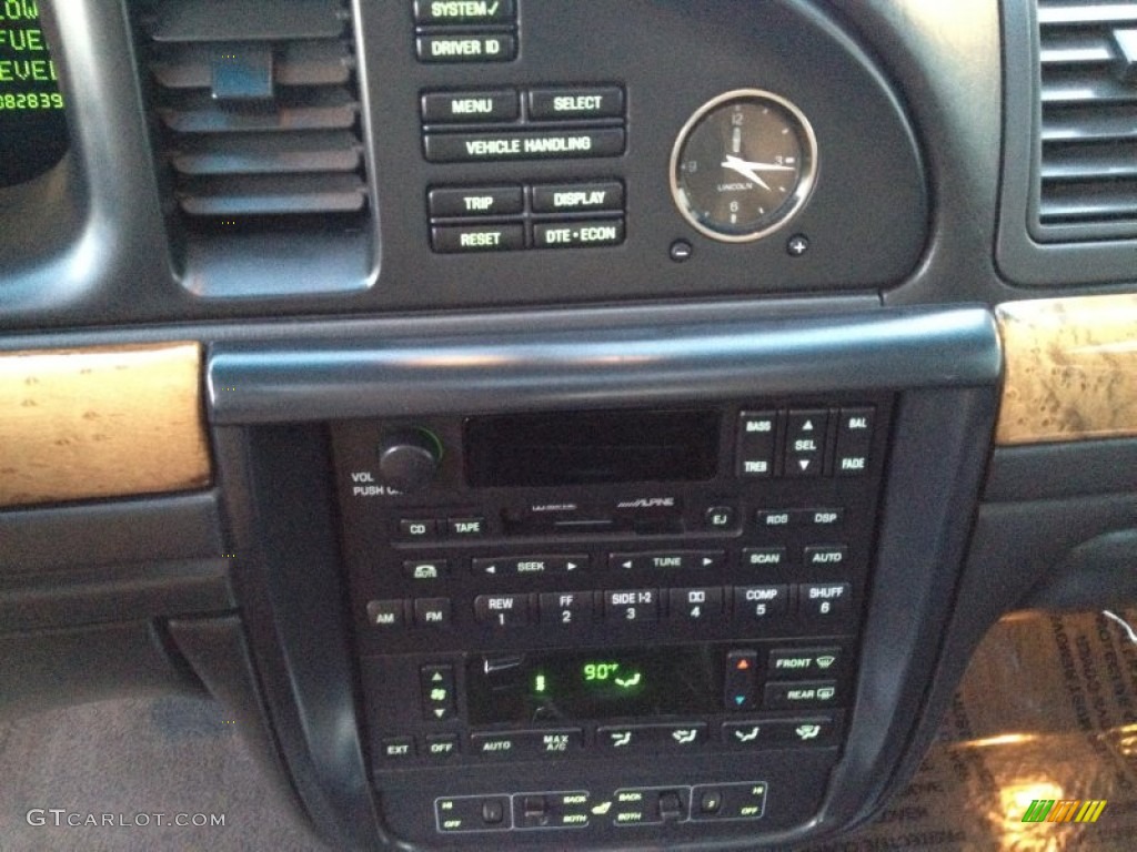 2002 Lincoln Continental Standard Continental Model Controls Photo #88967768