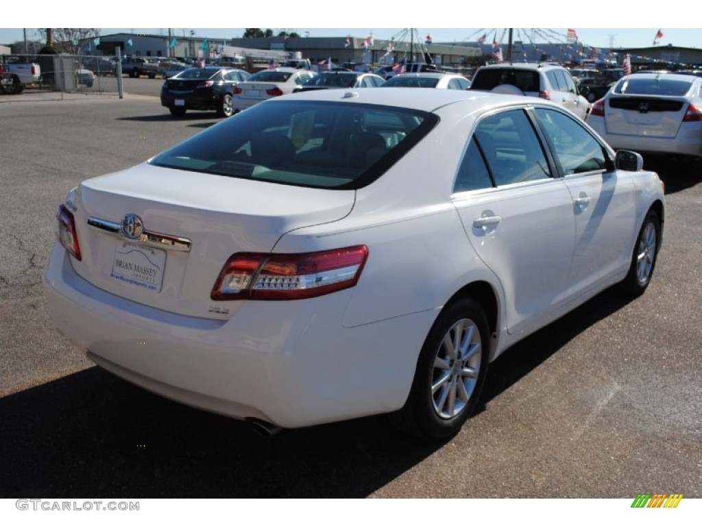 2011 Camry XLE - Super White / Ash photo #5