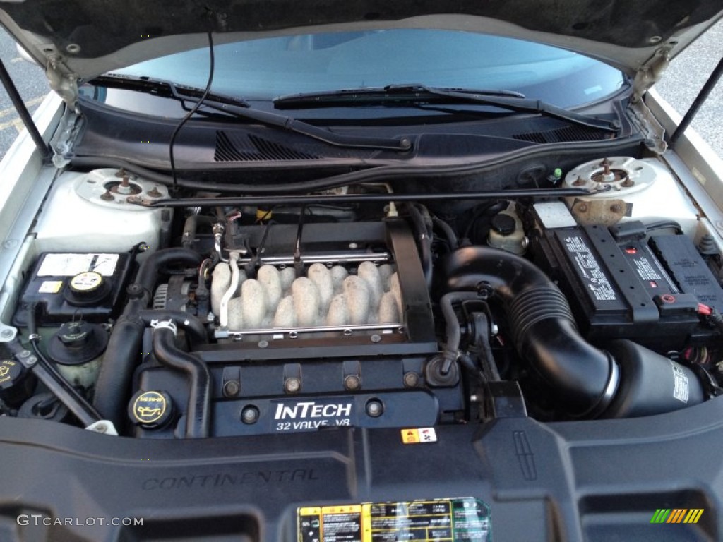 2002 Lincoln Continental Standard Continental Model 4.6 Liter DOHC 32-Valve V8 Engine Photo #88967863