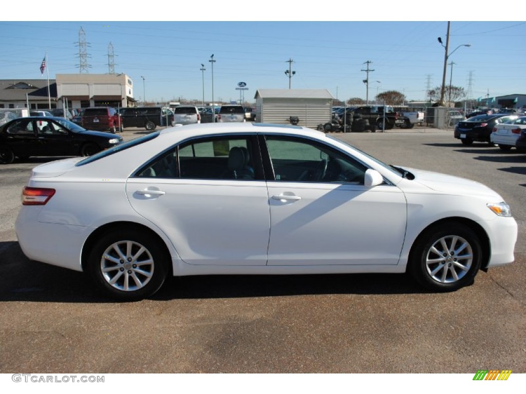 2011 Camry XLE - Super White / Ash photo #6
