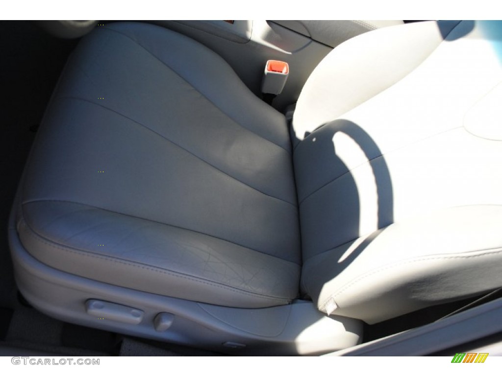 2011 Camry XLE - Super White / Ash photo #11