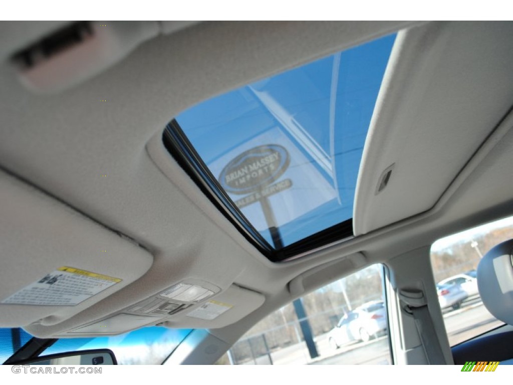 2011 Camry XLE - Super White / Ash photo #14