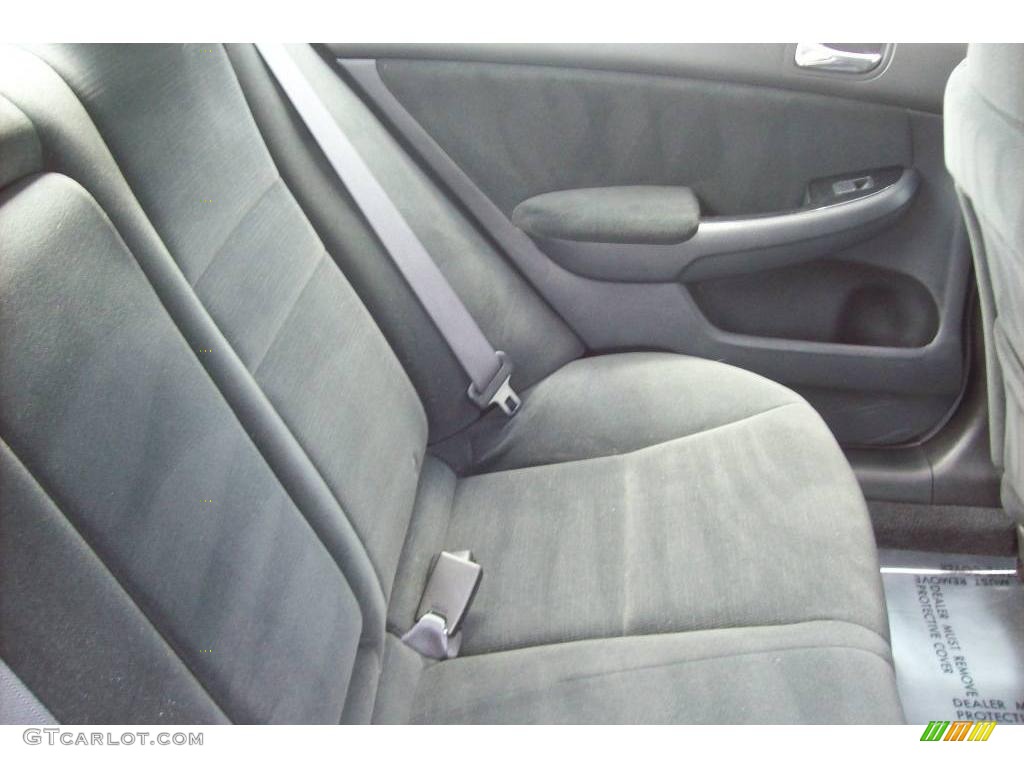 2006 Accord SE Sedan - Alabaster Silver Metallic / Gray photo #14