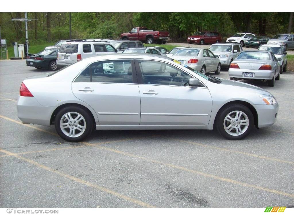 2006 Accord SE Sedan - Alabaster Silver Metallic / Gray photo #19