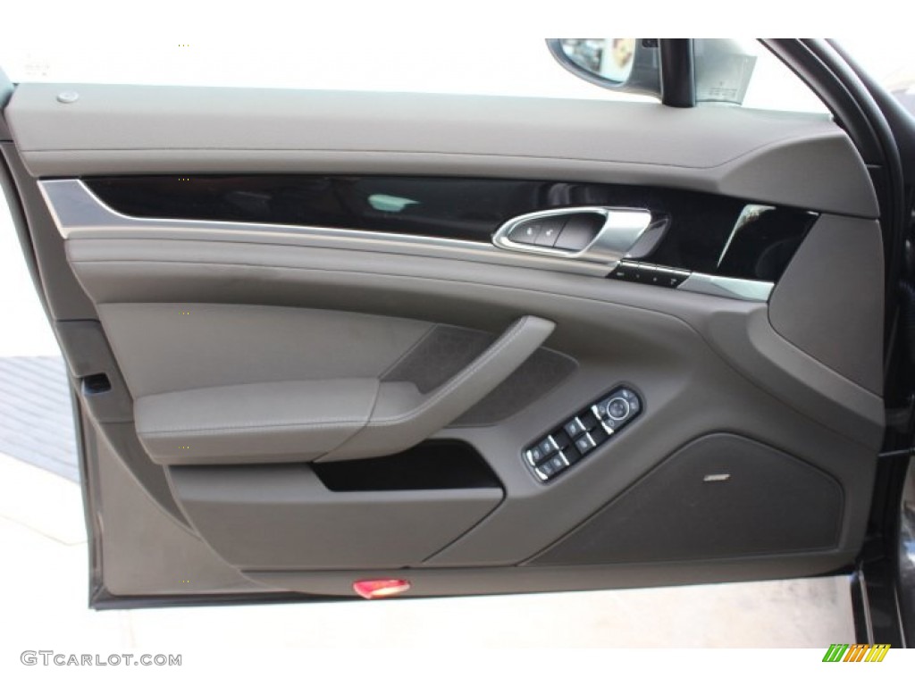 2014 Porsche Panamera 4 Agate Grey Door Panel Photo #88975804