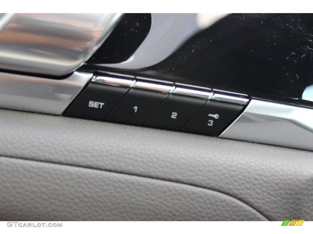 2014 Porsche Panamera 4 Controls Photo #88975825