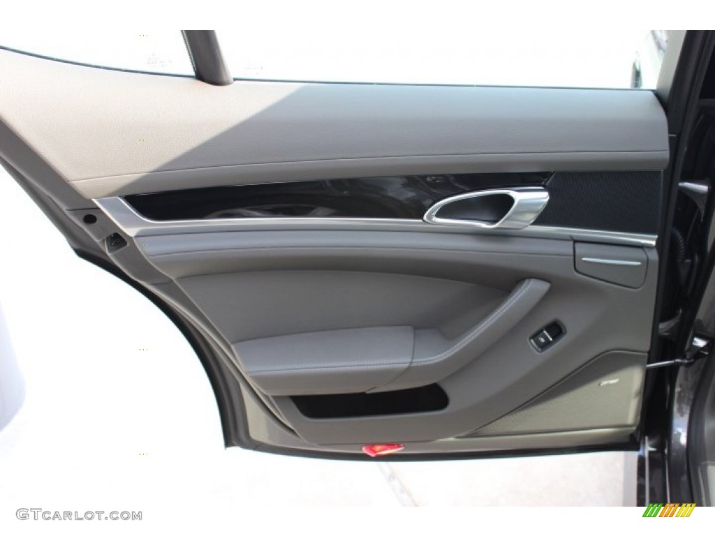 2014 Porsche Panamera 4 Agate Grey Door Panel Photo #88976155