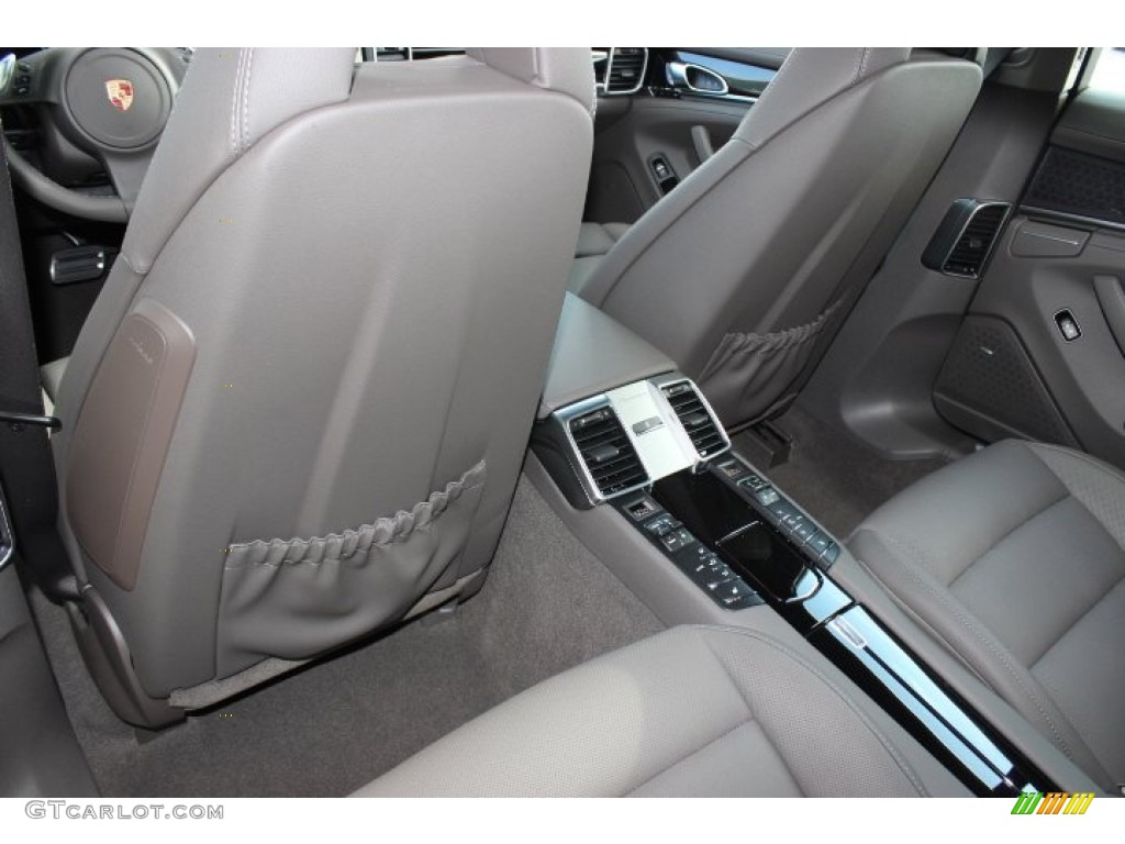 2014 Porsche Panamera 4 Rear Seat Photo #88976197