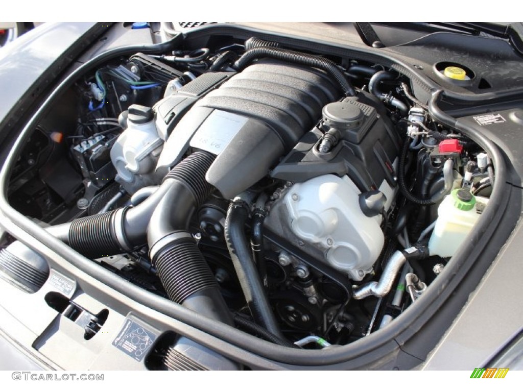 2014 Porsche Panamera 4 Engine Photos