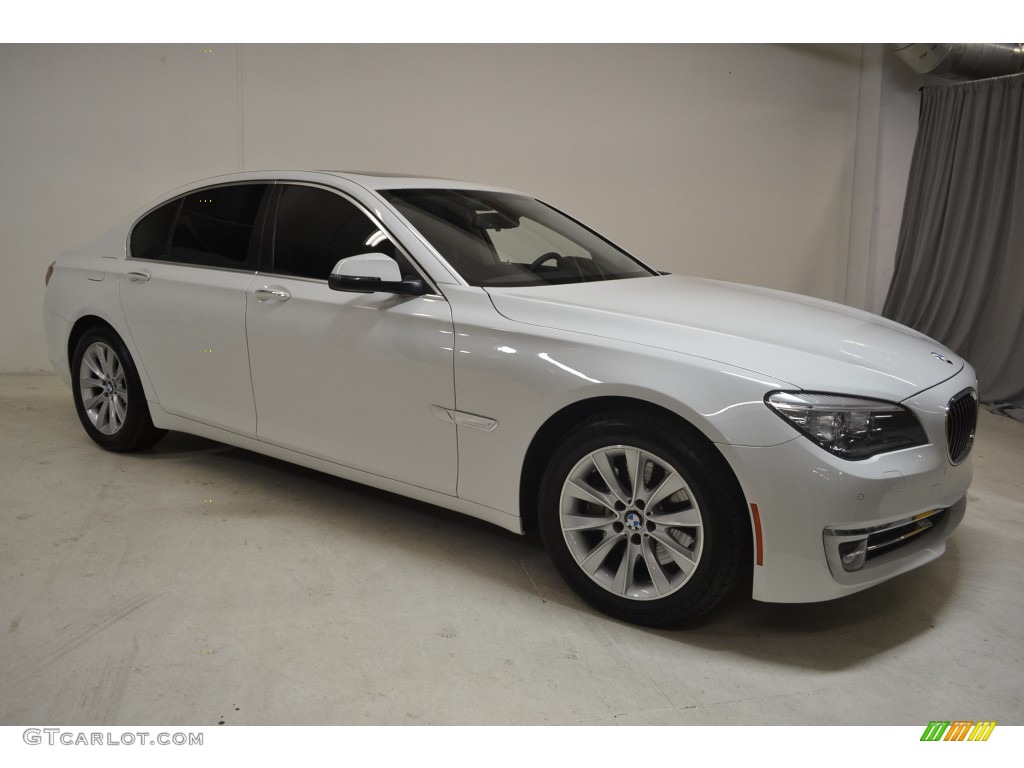 2013 7 Series 740i Sedan - Alpine White / Black photo #2