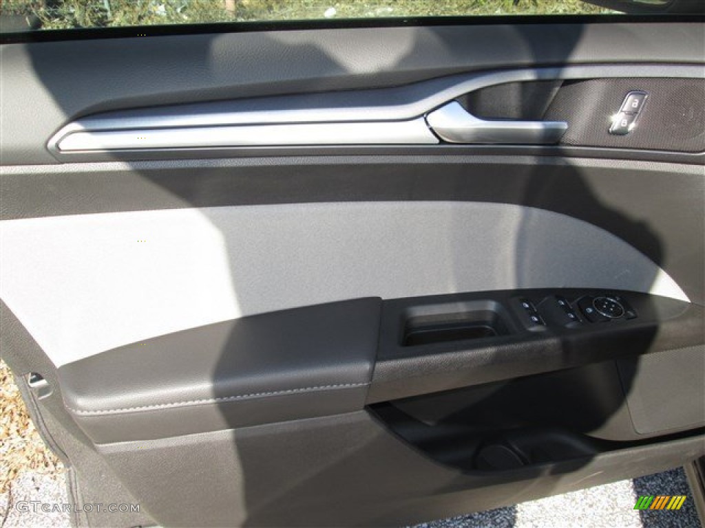 2014 Fusion S - Sterling Gray / Earth Gray photo #20