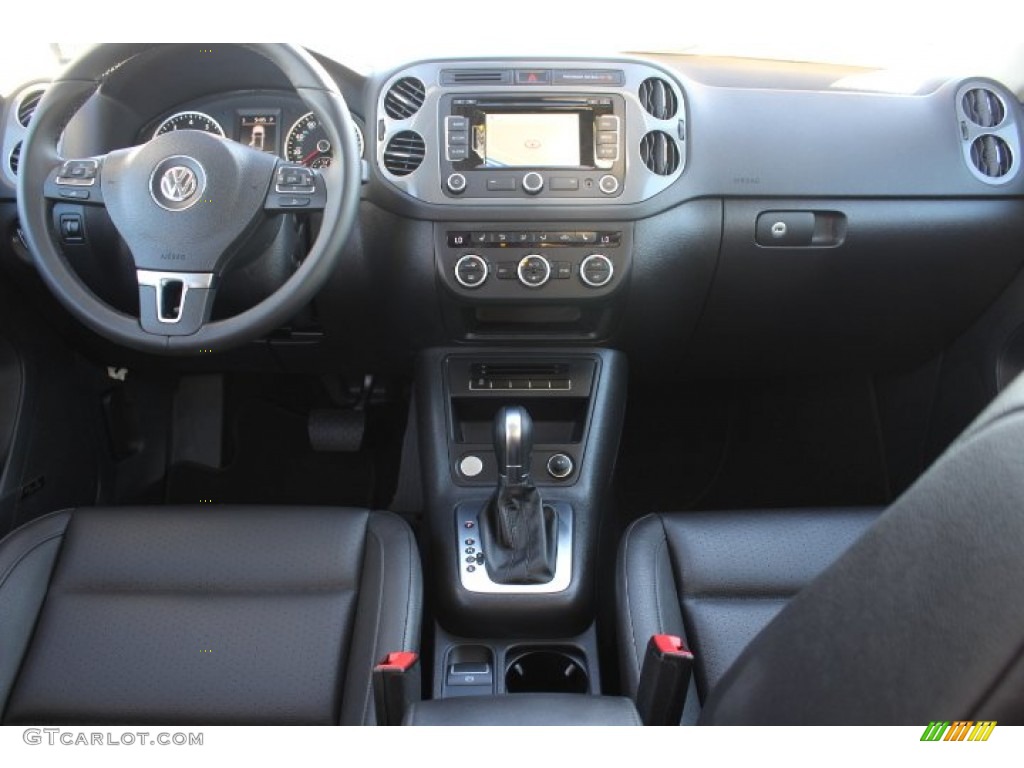2014 Volkswagen Tiguan SEL Black Dashboard Photo #88978708