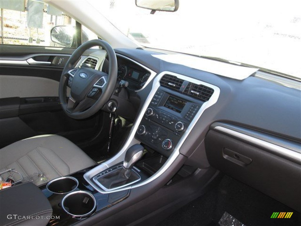 2014 Fusion S - Sterling Gray / Earth Gray photo #11