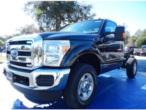 2013 Ford F350 Super Duty XLT Regular Cab 4x4 Chassis Data, Info and Specs
