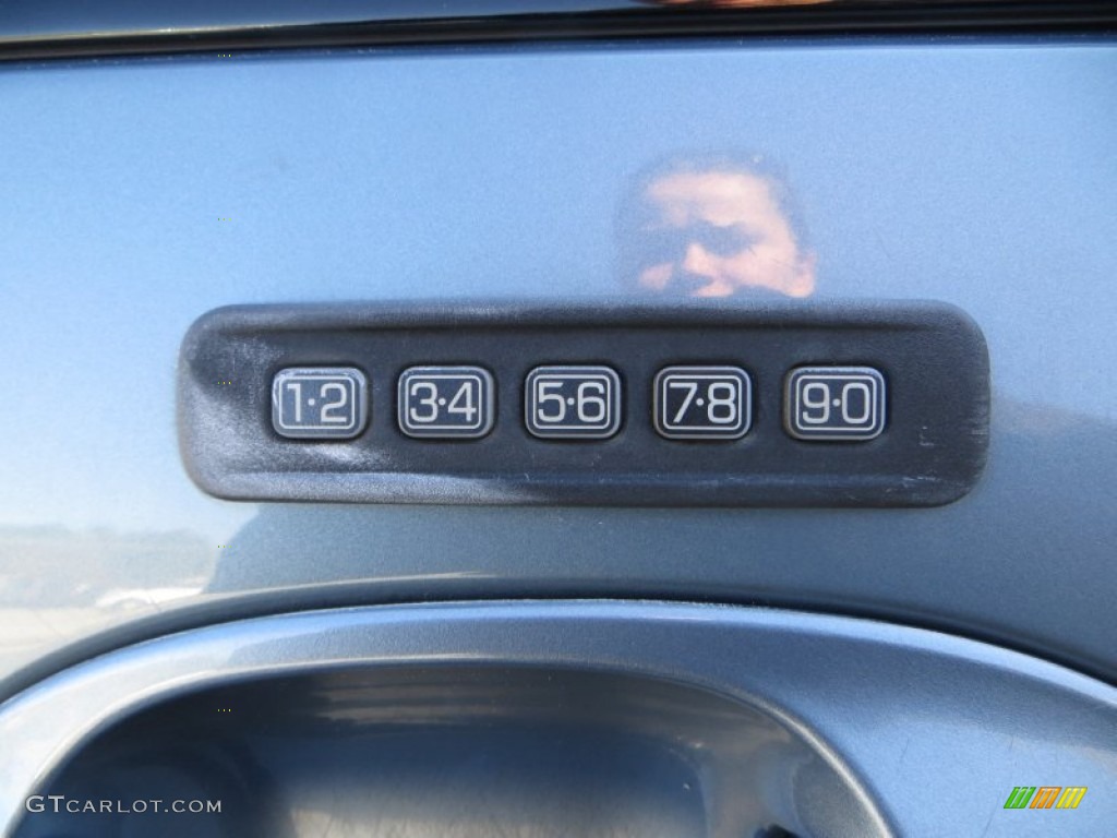 2005 Freestar SEL - Medium Steel Blue Metallic / Flint Grey photo #21