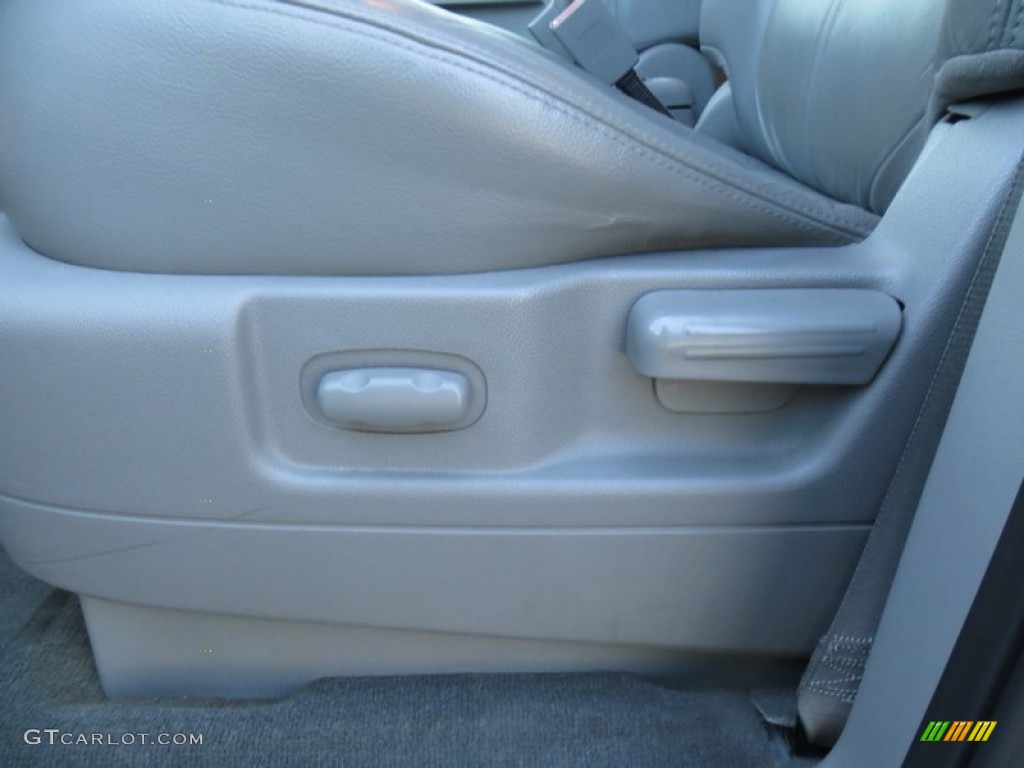 2005 Freestar SEL - Medium Steel Blue Metallic / Flint Grey photo #40