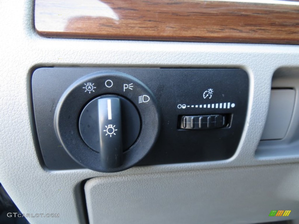 2005 Freestar SEL - Medium Steel Blue Metallic / Flint Grey photo #46