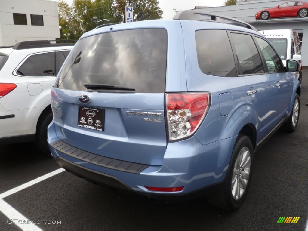 2011 Forester 2.5 X Premium - Sky Blue Metallic / Platinum photo #4