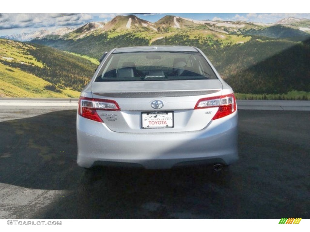 2014 Camry SE - Classic Silver Metallic / Black/Ash photo #4