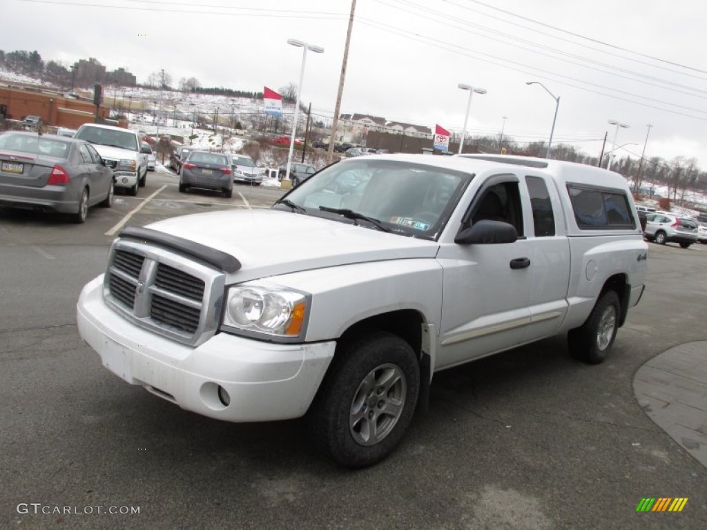 Bright White 2005 Dodge Dakota SLT Club Cab 4x4 Exterior Photo #89002475