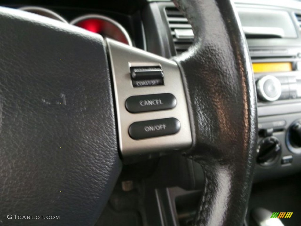 2009 Versa 1.8 S Hatchback - Blue Metallic / Charcoal photo #17