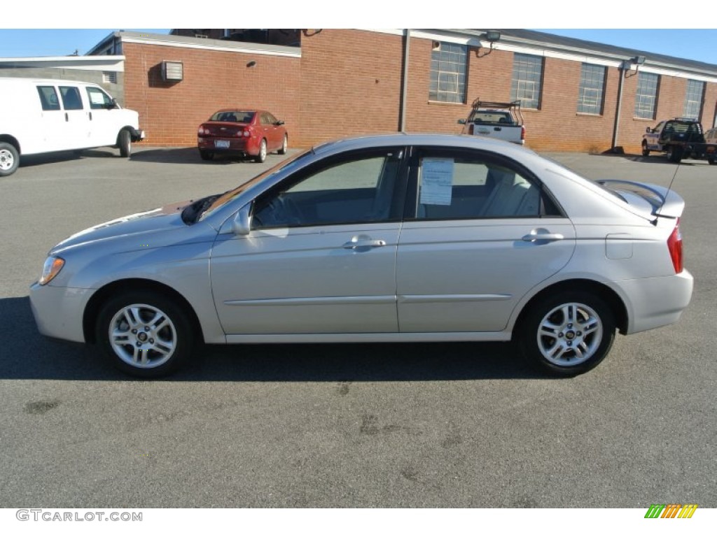2005 Spectra EX Sedan - Clear Silver / Gray photo #3