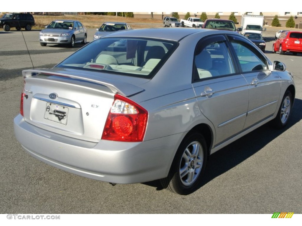 2005 Spectra EX Sedan - Clear Silver / Gray photo #5