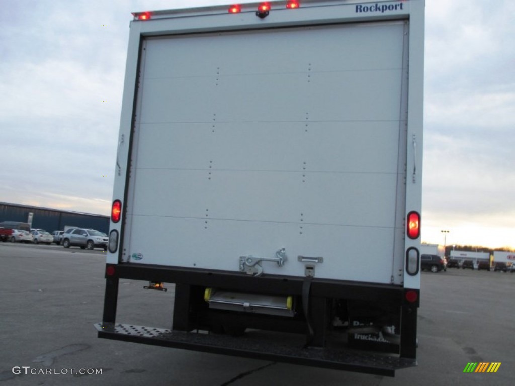 2014 Savana Cutaway 3500 Commercial Moving Truck - Summit White / Medium Pewter photo #21